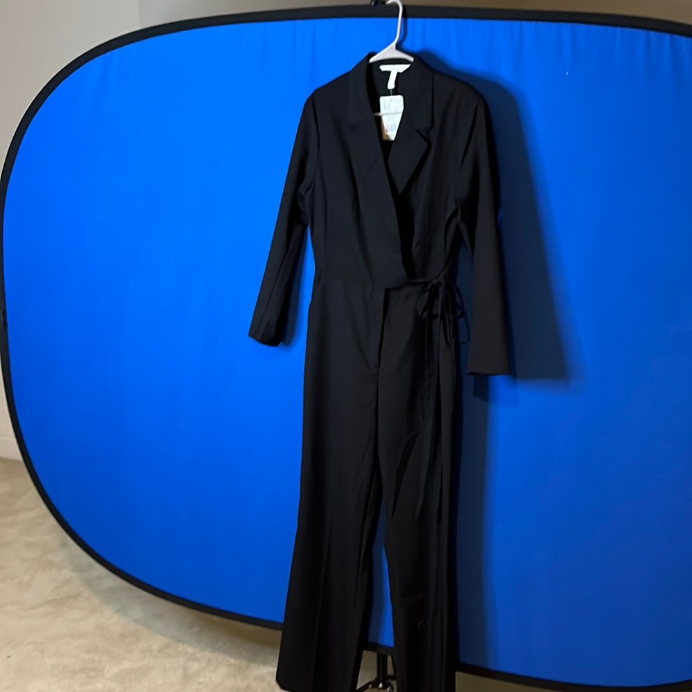 Chic European cut jumpsuit black size 8